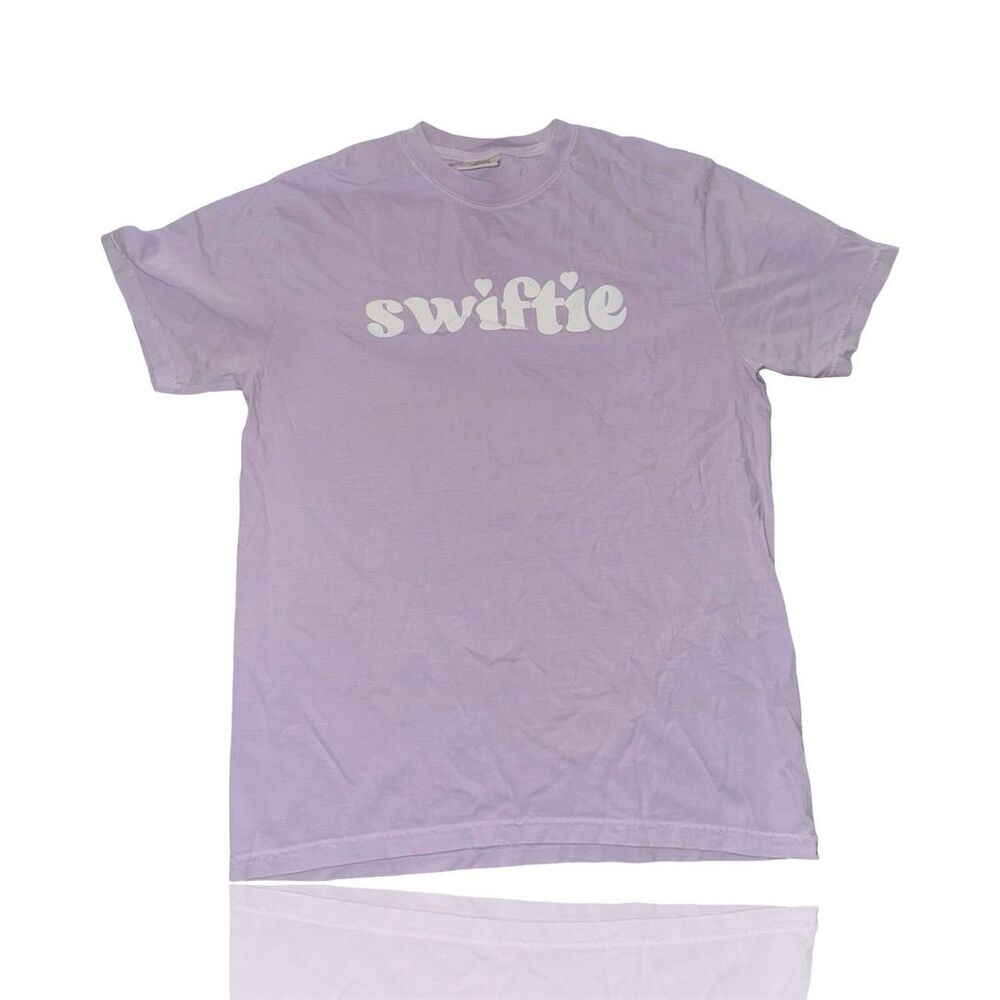Taylor Swift Women's Graphic Tee Purple Short Sleeve Size M “Swiftie” Fan shirt